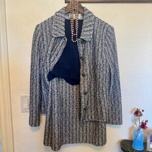 ST. JOHN SKIRT SUIT WITH POCKETS SIZE 14